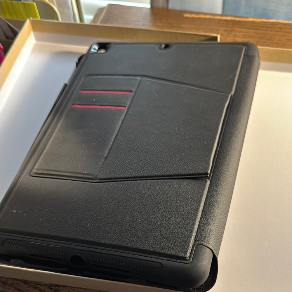 iPad case - Picture 3 of 4